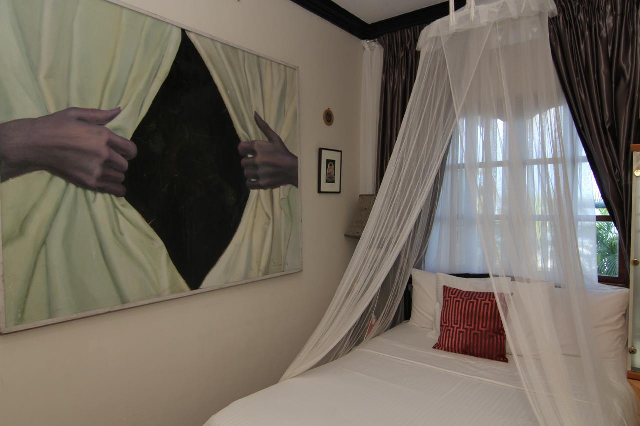 The Wilsons' Shangrila Bed & Breakfast Dumaguete City Exterior photo